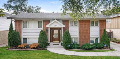 1220 S Stone Avenue, La Grange