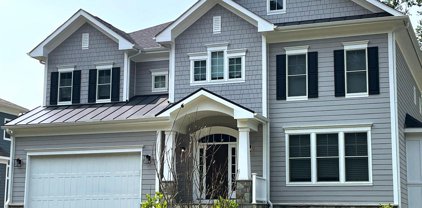 1402 Pathfinder Ln, Mclean
