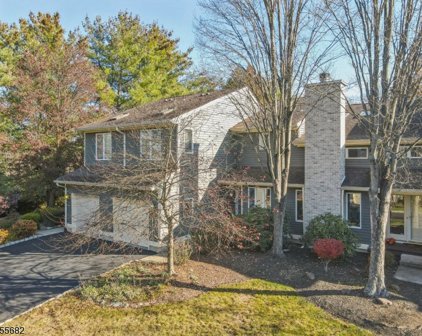 16 Mission Hills Rd, Clinton Twp.