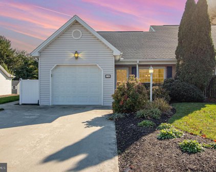110 Imperial Ct, Carlisle