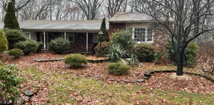 5 Conover Lane, Manalapan
