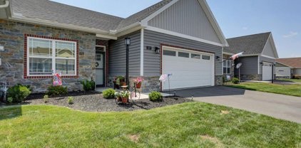 127 Cardinal Dr, Shippensburg