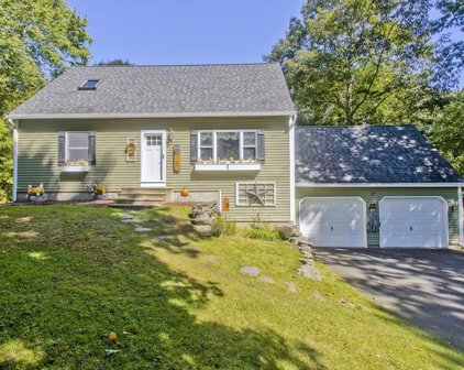 44 Mountain View Dr, Belchertown