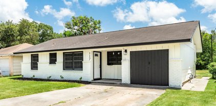 117 Pin Oak Street, Lake Jackson