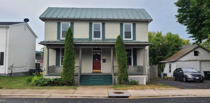 214 E Queen St, Strasburg