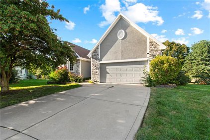 900 SW LAUREN Court, Lee's Summit