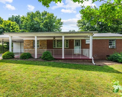 2636 West View Acres  Street, Hickory