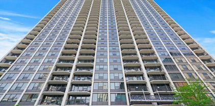 1560 N Sandburg Terrace Unit #2008, Chicago