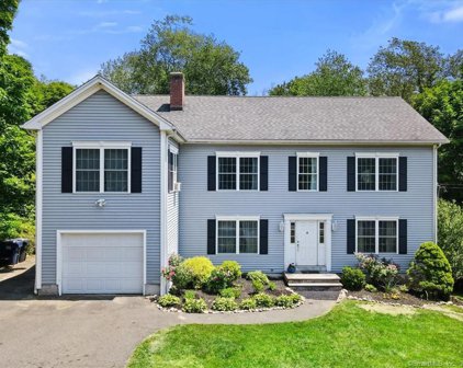 5 Main Drive, Brookfield