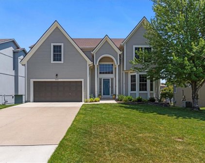 5825 Woodstock Street, Shawnee