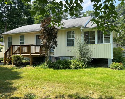 233 Washington Drive, Reedville