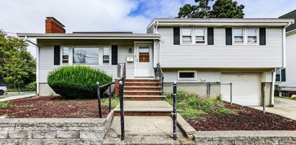 4 Pico Avenue, Winthrop