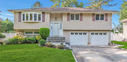 37 Barry Lane S, Old Bethpage