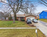 2S075 Avondale Lane, Lombard image