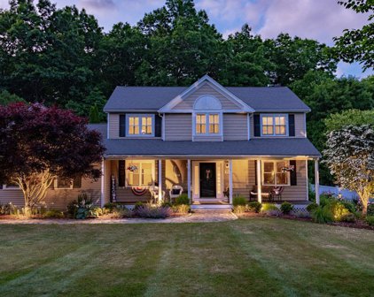 35 Heritage Ave, Ashland