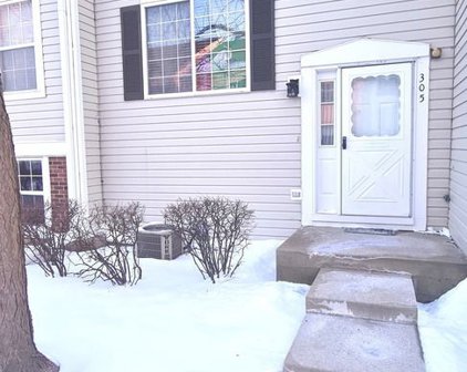 305 E Victoria Circle Unit #305, North Aurora