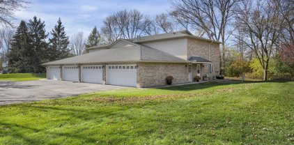 927 Pond View Court, Vadnais Heights