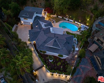 4271 Mooncrest Place, Encino
