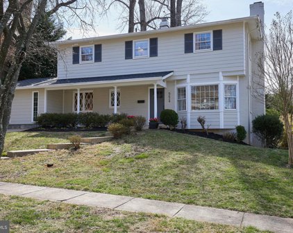 5624 Alta Vista Rd, Bethesda