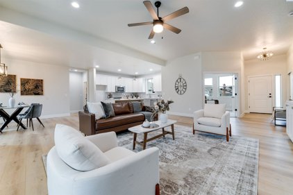 6670 W 32nd Ave, Kennewick