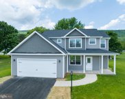 122 Saffron Blvd, Centre Hall image