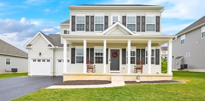 618 Hennyson Dr, York