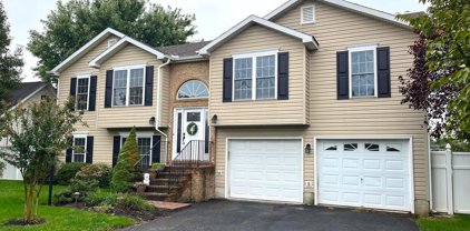 48 Pointer Way, Inwood