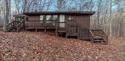 883 The Woods Rd, Hedgesville