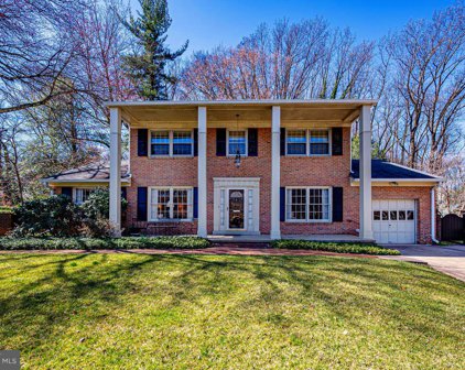 1573 Forest Villa Ln, Mclean