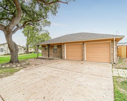 1009 Elm Street, Deer Park