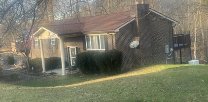 900 Maxwell Hill Road, Beckley