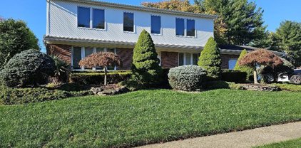 3 Everett Court, Marlboro