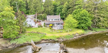 8320 E Grapeview Loop Road, Allyn