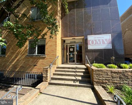 6940 Carroll Ave, Takoma Park