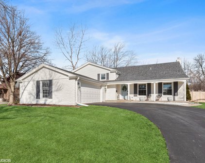 606 E Hackberry Drive, Arlington Heights