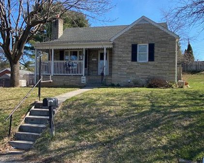 201 Polk Ave, Front Royal