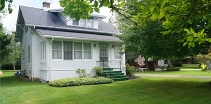 129 Indian Trail Road, Amherst