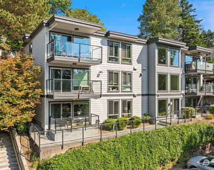 3208 81st Place SE Unit #D102, Mercer Island