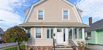 68 Blanding Avenue, East Providence
