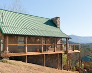 2518 Raccoon Hollow Way, Sevierville image
