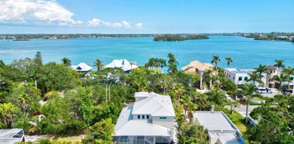 4193 Roberts Point Circle, Siesta Key