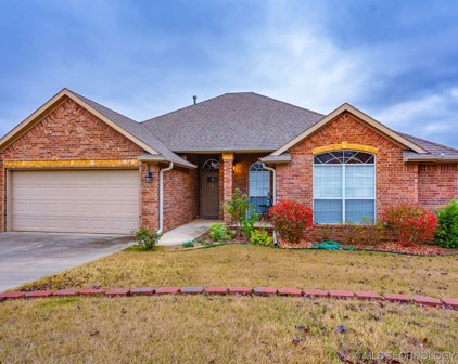 429 Westchester, Ada