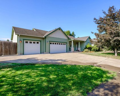 415 Burlwood Av, Monmouth
