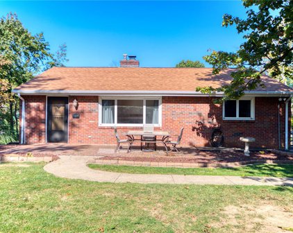 2400 Milford Dr, Bethel Park