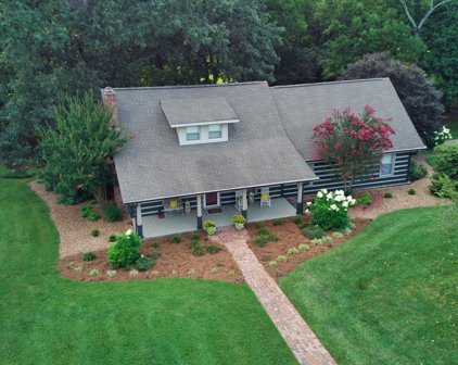 2800 Doe Dr, Clarksville