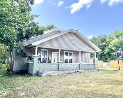 811 S East, Benton