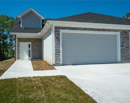 605 Woodland Street, Smithville