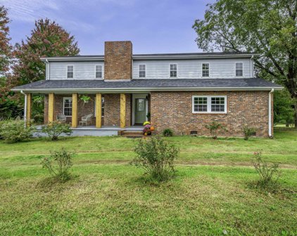 611 Old Burnett, Inman