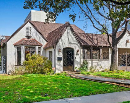 6221 Del Valle Drive, Los Angeles