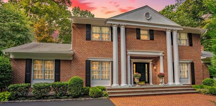 20 Tiber Road, Oyster Bay Cove